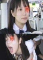 ベロ出し絶頂》【電車チカン】丸襟紐リボンのXX系天然美○女廃倉庫に連れ込まれてヨダレ塗れのベロ出し32連イキ